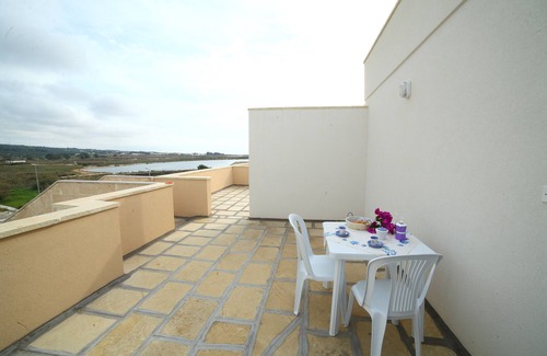 Torre Mozza Apartamento | Pequeña sala panorámica de 100 m de la playa