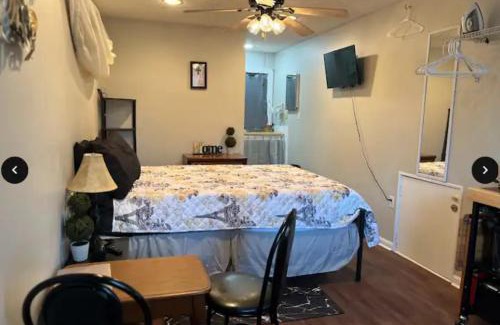 Elizabeth City Casa | Small private get away, tiny home garage studio apartment