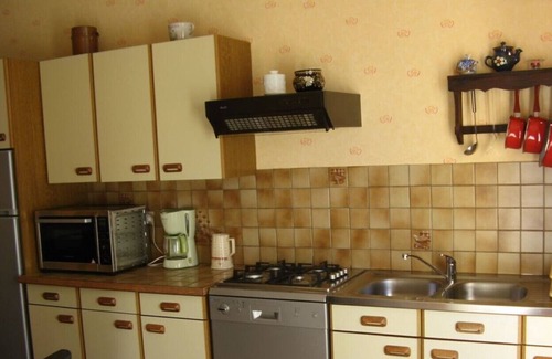 Plomodiern Casa | Pequeña casa tranquila con jardín privado, muy bien equipada, clasificada 3 ***