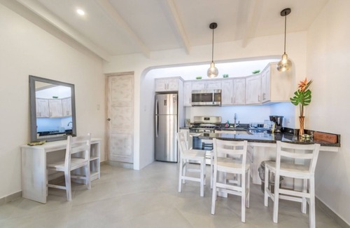 Jacó Villa | Small romantic getaway to remind people why they fell in love