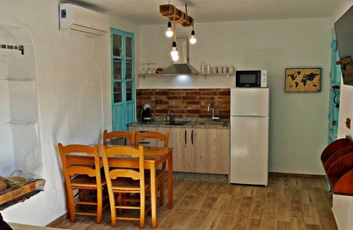 Archez Apartamento | Pequeño apartamento rústico ideal para una estancia perfecta para parejas.