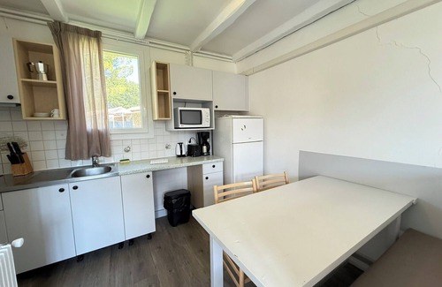 La Roque-sur-Pernes Condominio | Small stone house in quiet residence
