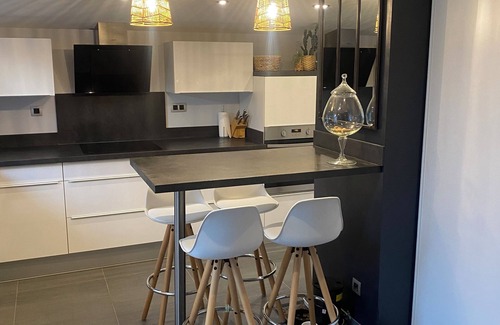 Vic-la-Gardiole Condominio | Small T2 house close to the sea, in a residence with swimming pool.