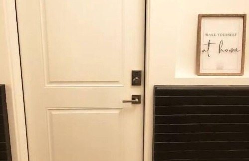 Chillicothe Apartamento | Small town apartment just steps to shops, restaurants and the river!