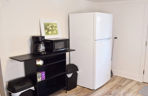 Trumansburg Apartamento | Small Town Charm Meets Cozy Comfort On Main Street