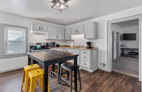 Oconto Casa | Small Town Retreat- 5br- Movie Theater Room!