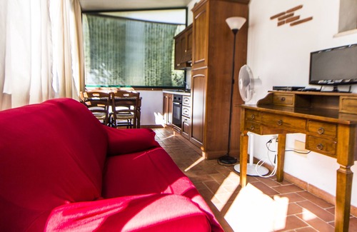 Campiglia Marittima Chalet De Esquí | Small Villa near the Pool in a fantastic Park