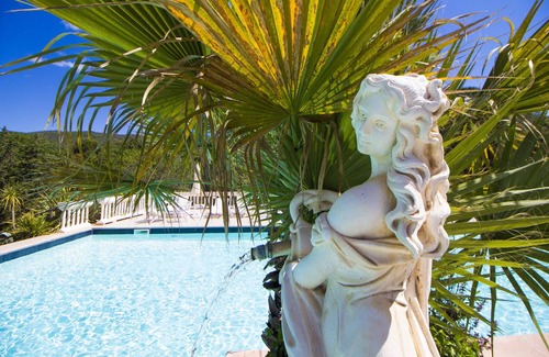 Campiglia Marittima Chalet De Esquí | Small Villa near the Pool in a fantastic Park
