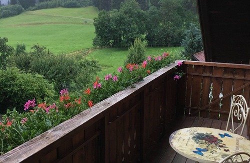Eisenberg Condominio | Small working dairy farm with vacation apartment in the Ostallgäu.