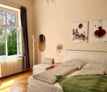 Bad Ischl Casa | SMARAGD - Doppelzimmer mit Küche direkt im Zentrum, Balkon