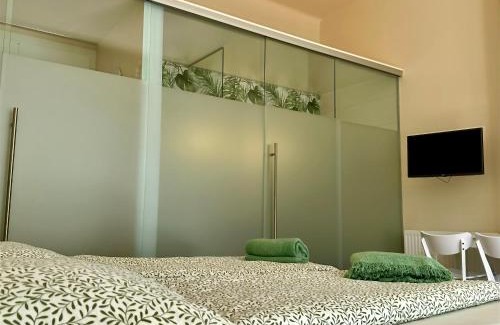 Bad Ischl Casa | SMARAGD - Doppelzimmer mit Küche direkt im Zentrum, Balkon
