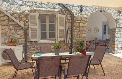 Hydra Casa | Smaragdas Paradise