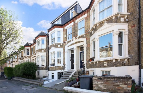 New Cross Apartamento | Smart and Cosy apartment with own private garden and entrence