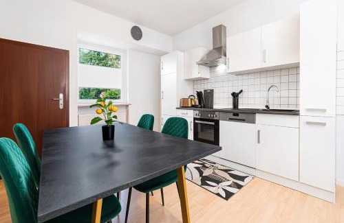 Frohnhausen Apartamento | Smart Home - Essen - Perfect for 5 Guests! Central - Balcony - Netflix - Free Parking Zone