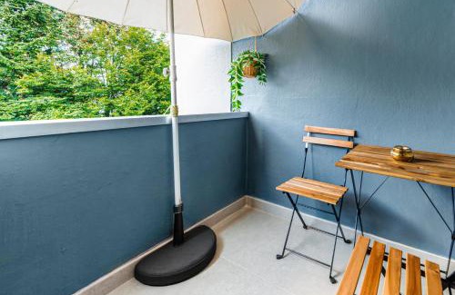 Frohnhausen Apartamento | Smart Home - Essen - Perfect for 5 Guests! Central - Balcony - Netflix - Free Parking Zone