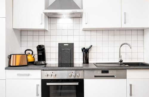 Frohnhausen Apartamento | Smart Home - Essen - Perfect for 5 Guests! Central - Balcony - Netflix - Free Parking Zone