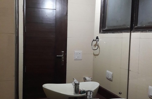 DLF City Casa | Smart Inn-1