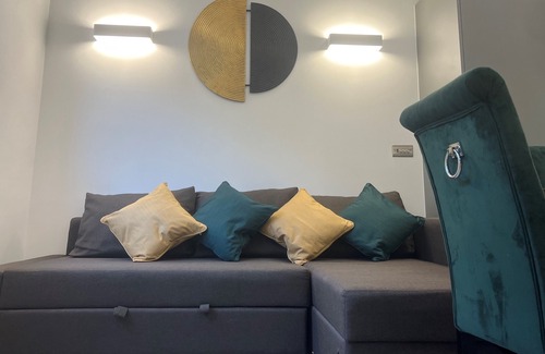 Great Linford Apartamento | Smart, Secure, 4person Occupancy Apartment With Netflix & Amenities