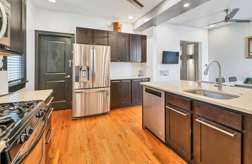 Tower Grove South Casa | Smarthome | Full Kitchen | Next to Tower Grove!