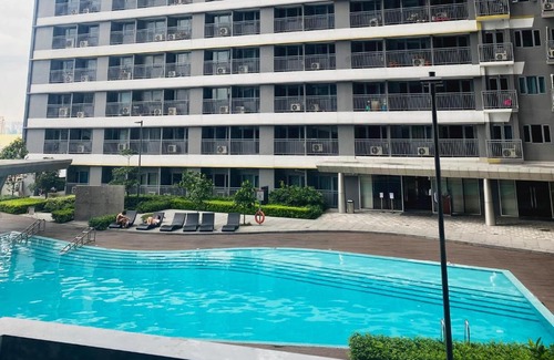 Highway Hills Apartamento | SMDC Fame Residences One-Bedroom Condo Unit