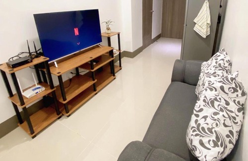 Highway Hills Apartamento | SMDC Fame Residences One-Bedroom Condo Unit