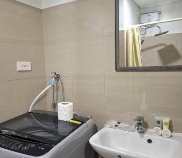 Barangay 76 Hotel | SMDC Good Stays - Shore Residences 2 Bedroom