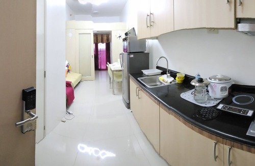 Kapitolyo Condominio | SMDC Light Residences Unit has massage chair, Light Mall linked to MRT station