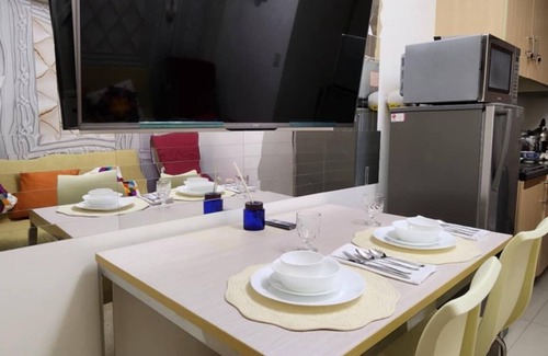 Kapitolyo Condominio | SMDC Light Residences Unit has massage chair, Light Mall linked to MRT station