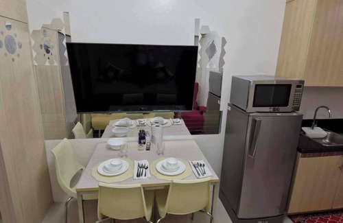 Kapitolyo Condominio | SMDC Light Residences Unit has massage chair, Light Mall linked to MRT station