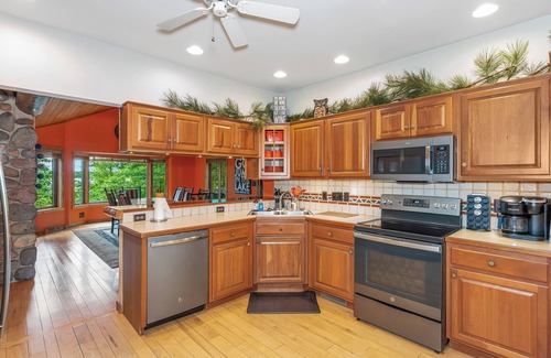 Woodruff Casa | Smeagle's Terrapin | LUX Lakefront, Theatre, Dock, Kayaks, AC, Hot Tub