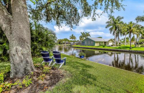 Yacht Club Casa | Smiles and Sunshine