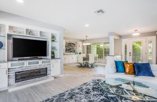 Yacht Club Casa | Smiles and Sunshine