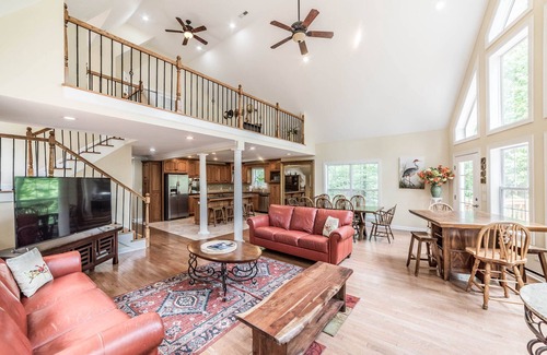 Crane Hill Casa | Alquiler de Smith Lake, cerca de I65, capacidad para 23, Wifi, aguas profundas durante todo el año, ¡Se admiten mascotas!
