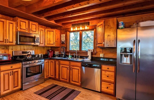 West Alton Casa | Smith's Point Retreat on Lake Winnipesaukee with indoor pool!