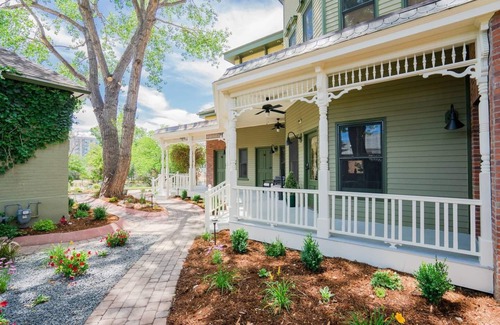 Five Points Apartamento | Smith’s Crescendo | Beer + Wine| Sleeps 4