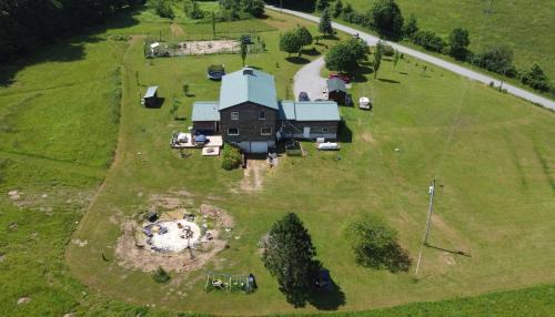 Mingo Casa | Smiths In-law suite! Pet friendly, hot tub!