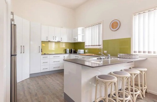 Smiths Lake Casa | Smiths Lake, rainforest canopy and Sandbar Beach Views. Fab home for 10 guests.