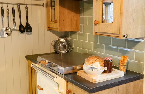 Wigglesworth Cabaña | SMITHY COTTAGE, pet friendly, luxury holiday cottage in Long Preston