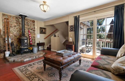 Whispering Forest Casa | Smo Haus- Located in the quiet area of Big Bear City, with mountain views.
