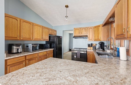 Traverse City Casa | Smokey Hollow's Secret | Hot Tub | Beach | AC |