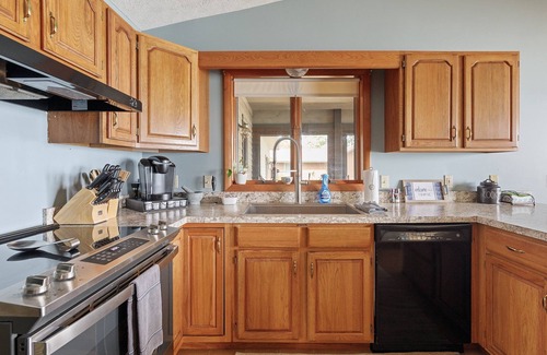 Traverse City Casa | Smokey Hollow's Secret | Hot Tub | Beach | AC |