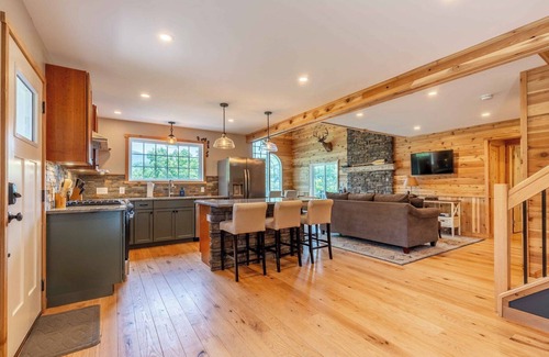 Lairdsville Casa | Smokin Beaver - Robin Vacation Rentals