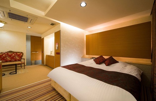 Nishinomiya Hotel | Smoking Royal Room with bath and toilet / Nishinomiya Hyōgo