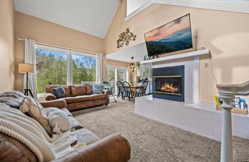 Black Bear Falls Casa | Smoky Dreams 2 by Avada Properties
