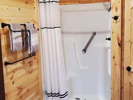 Sevierville Complejo | Smoky Hollow Outdoor Resort - Log Cabin
