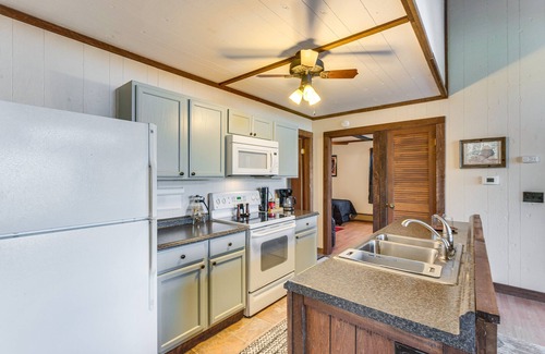 Andrews Cabina | Smoky Mountain Cabin w/ Fire Pit & Stunning Views!
