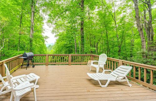 Andrews Casa | Smoky Mountain Cabin with Fire Pit and Stunning Views!