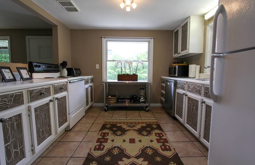 Waynesville Cabaña | Smoky Mountain Getaway @ 3800 pies, minutos del centro, Blue Ridge, WiFi, SmartTV