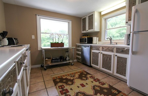 Waynesville Cabaña | Smoky Mountain Getaway @ 3800 pies, minutos del centro, Blue Ridge, WiFi, SmartTV