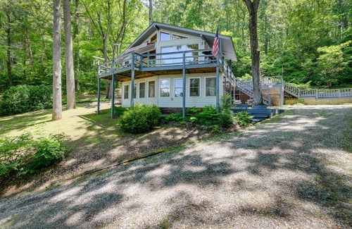 Franklin Casa | Smoky Mountain Getaway with Private Hot Tub!